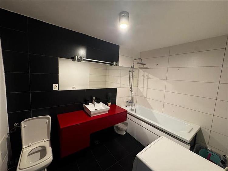 Apartament cu 2 camere semidecomandat, mobilat în Bună Ziua