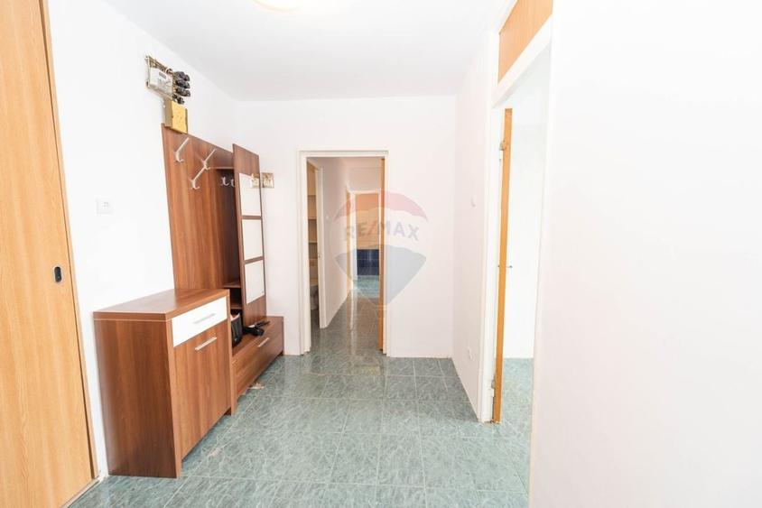 Apartament cu 3 camere decomandat în Crângași