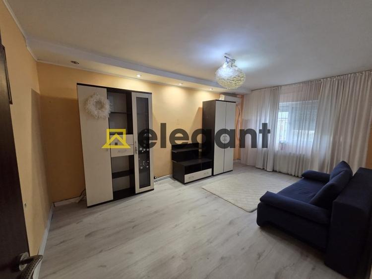 Apartament cu 3 camere decomandat, mobilat în Sărari