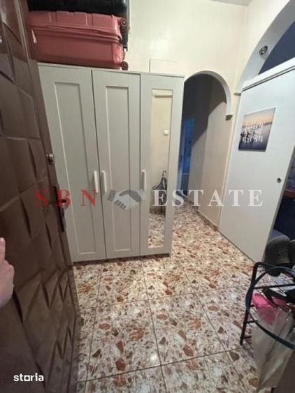 Apartament cu 3 camere semidecomandat în Rahova