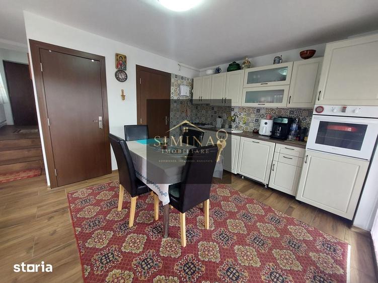 Casă cu 4 camere cu Teren 1000 Mp în Vânători