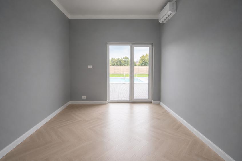 Casă individuală cu 4 camere cu Piscina în Moșnița Nouă