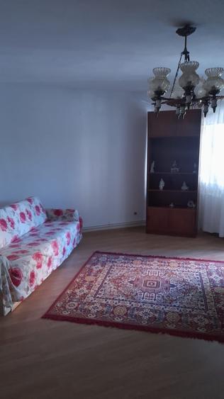 Apartament cu 2 camere decomandat în Ostroveni