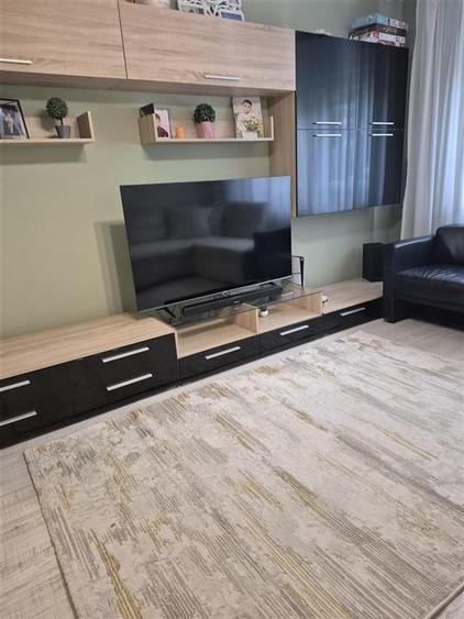 Apartament cu 3 camere decomandat în Nicolina