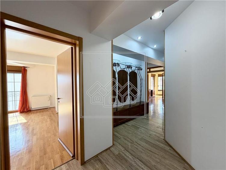 Apartament cu 2 camere decomandat, mobilat în Hipodrom 2