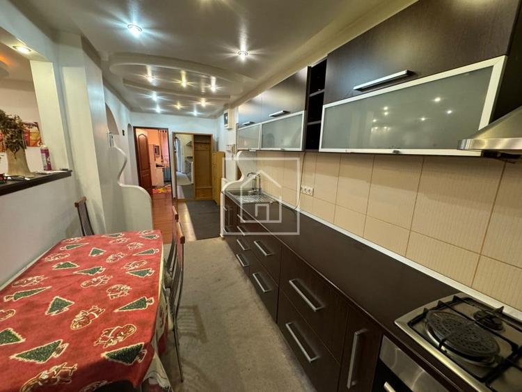 Apartament cu 3 camere decomandat, mobilat în Valea Aurie