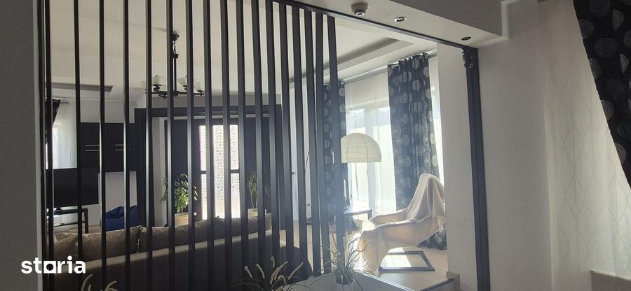 Casă cu 6 camere cu Teren 2106 Mp în Piatra