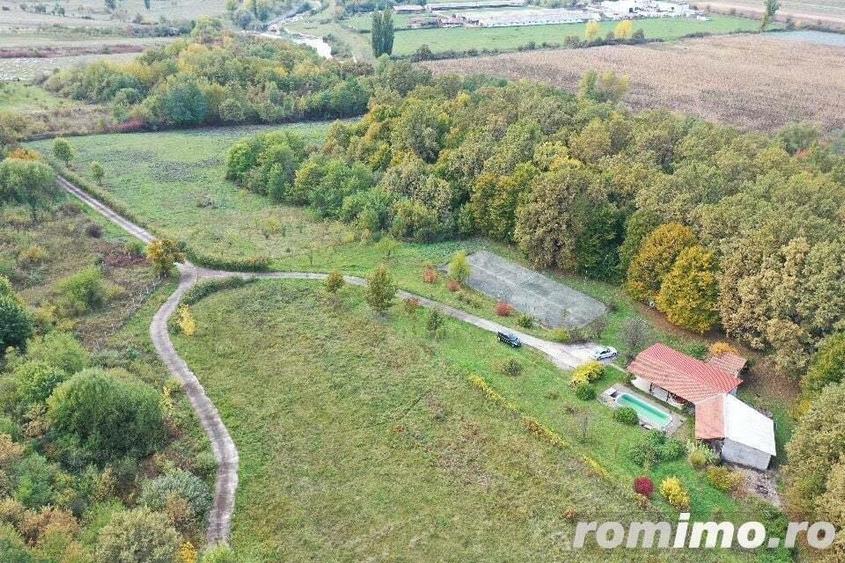 Casă cu 5 camere cu Teren 60875 Mp în Beiuș