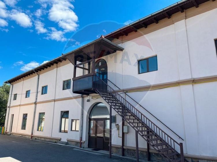 Birou, de 200 mp, în Central