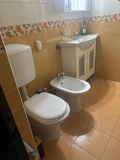 Apartament cu 3 camere decomandat în Arcu