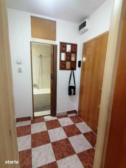Garsonieră decomandată în Timpuri Noi