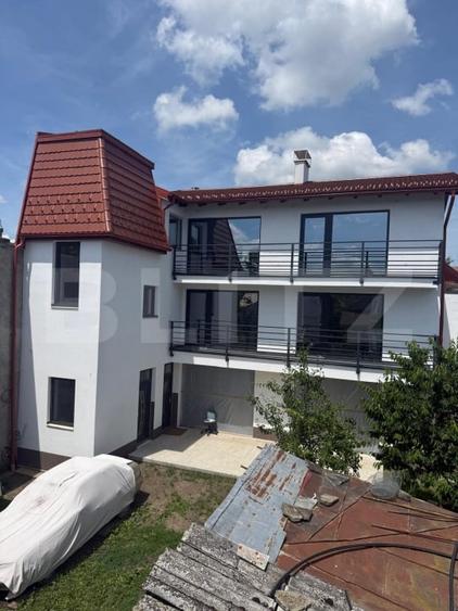 Apartament cu 3 camere decomandat, mobilat în Central