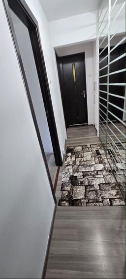 Apartament cu 3 camere decomandat în Micro 3
