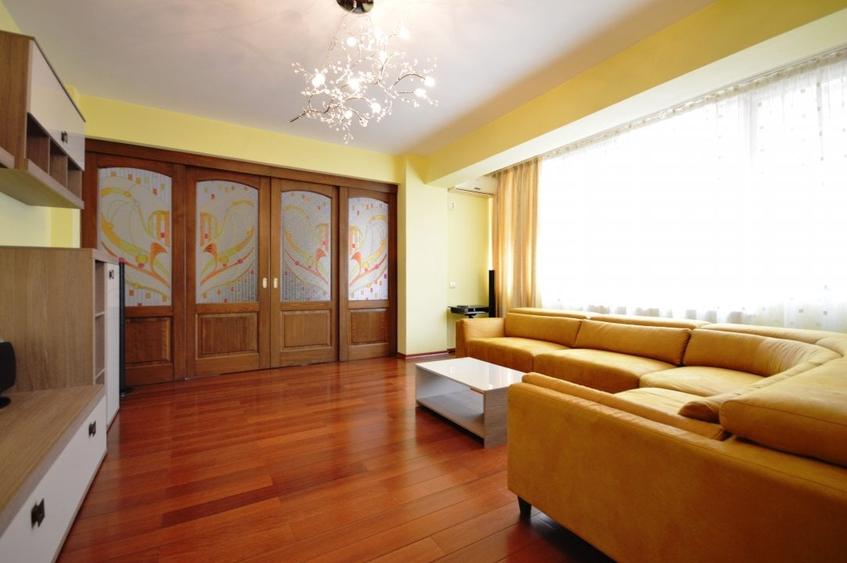 Apartament cu 3 camere decomandat, mobilat în Baba Novac