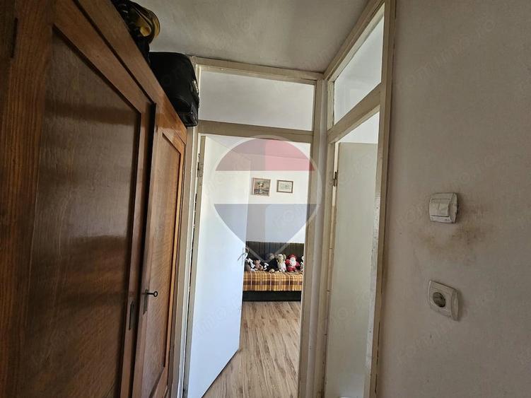 Apartament cu 6 camere decomandat în Central