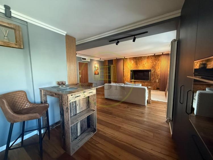 Apartament cu 2 camere decomandat, mobilat în Central