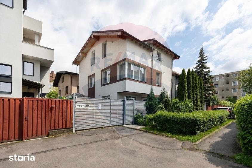 Apartament cu 3 camere în Tractorul