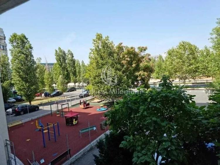 Birou, de 100 mp, în Octavian Goga