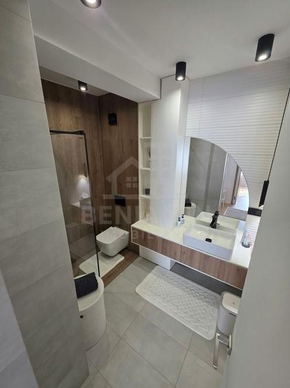 Apartament cu 3 camere, mobilat în Calea București