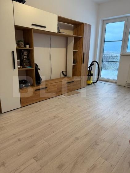 Apartament cu 3 camere decomandat, mobilat în Tractorul