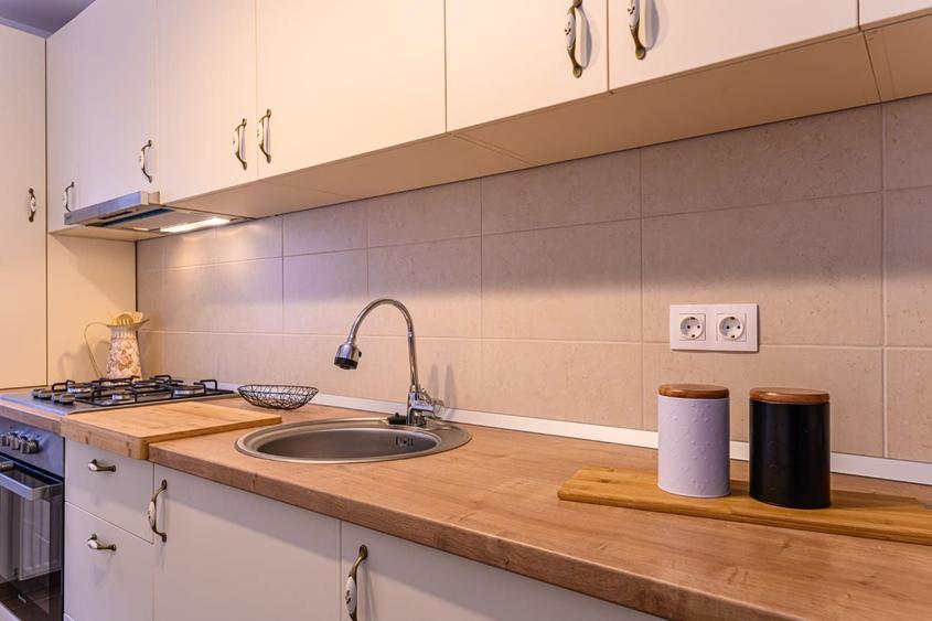 Cartier URBAN, lângă Mall Coresi, apartament 2 camere, mobilat, 550 eu - 13
