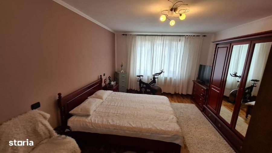 Casă cu 4 camere în Central