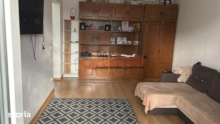 Apartament cu 3 camere decomandat în Berceni