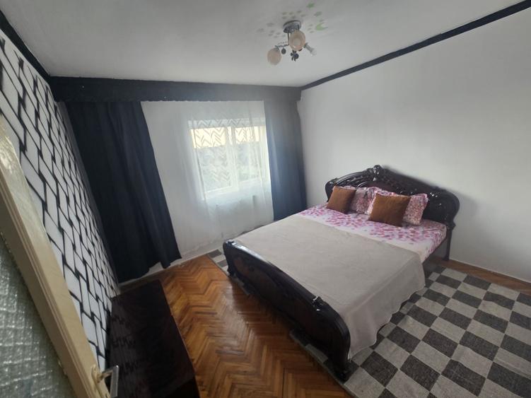 Apartament cu 3 camere decomandat în Nufărul