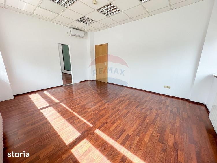 Spațiu comercial, de 200 mp, în Vitan
