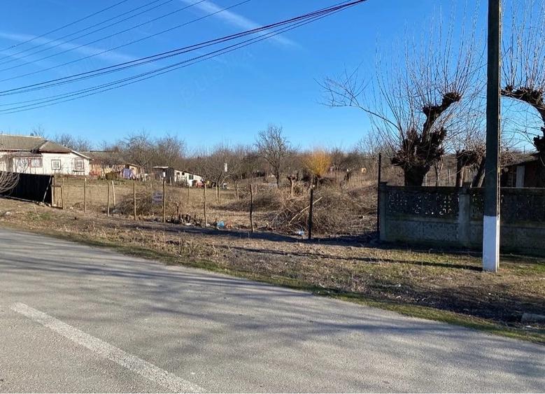 Teren de 1180 mp, în Curcani