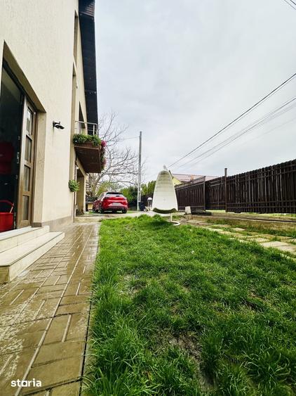 Casă cu 4 camere cu Teren 450 Mp în Podu Roș