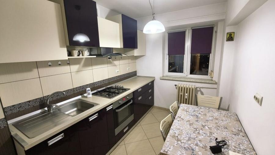 Apartament cu 2 camere decomandat în Km 4