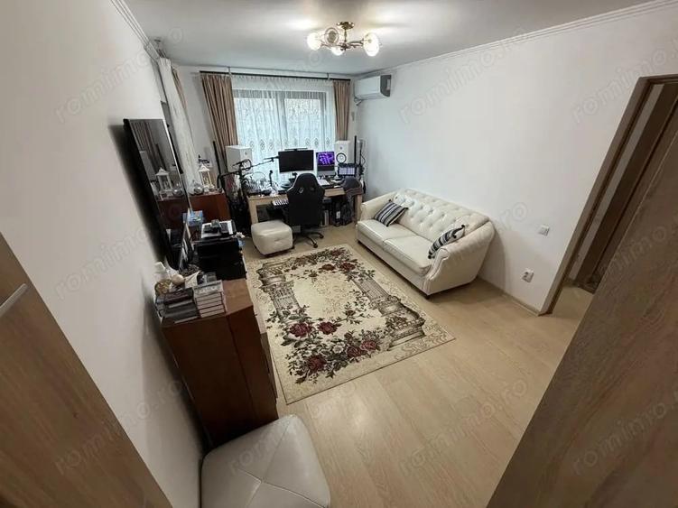 Apartament cu 4 camere nedecomandat, mobilat în Central
