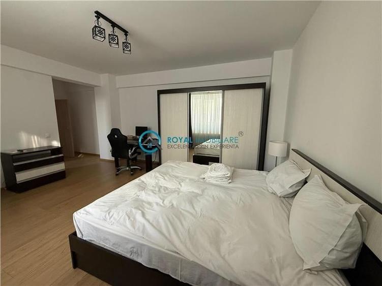 Apartament cu 3 camere decomandat, mobilat în 9 Mai