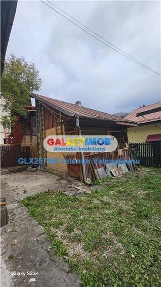 Casă cu 3 camere cu Teren 50 Mp în Predeal
