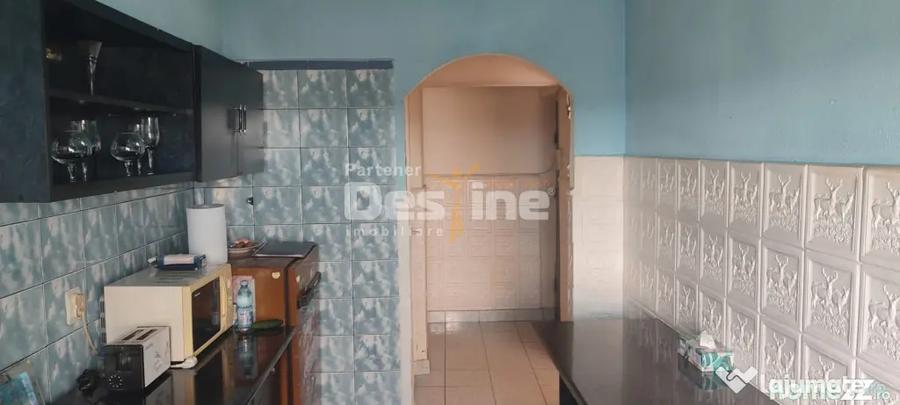 APARTAMENT CU 3 CAMERE IN ZONA MATERNA SITUAT LA ETAJUL 3 BL - 10