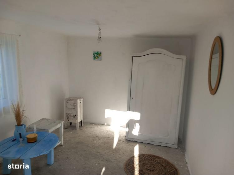 Casă cu 2 camere în Căteasca