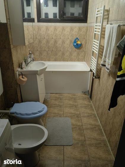 Apartament cu 3 camere în Podul de Piatră