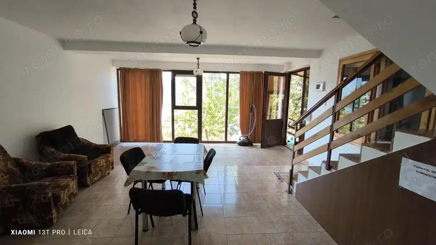 Casă cu 6 camere în Eșelnița
