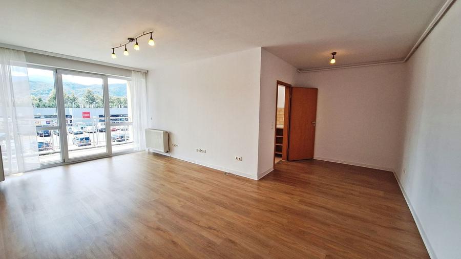 Apartament cu 3 camere decomandat în Avantgarden
