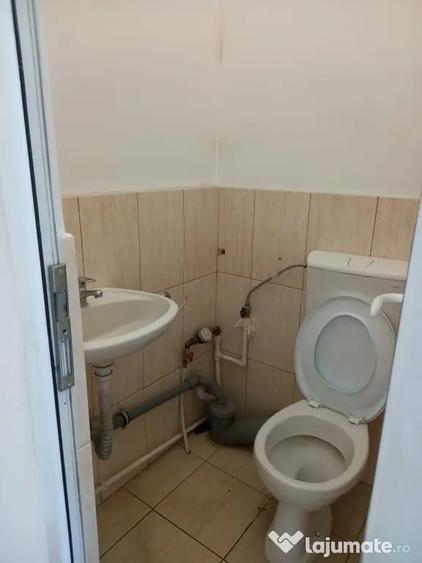 Spațiu comercial, de 30 mp, în Piața Centrală