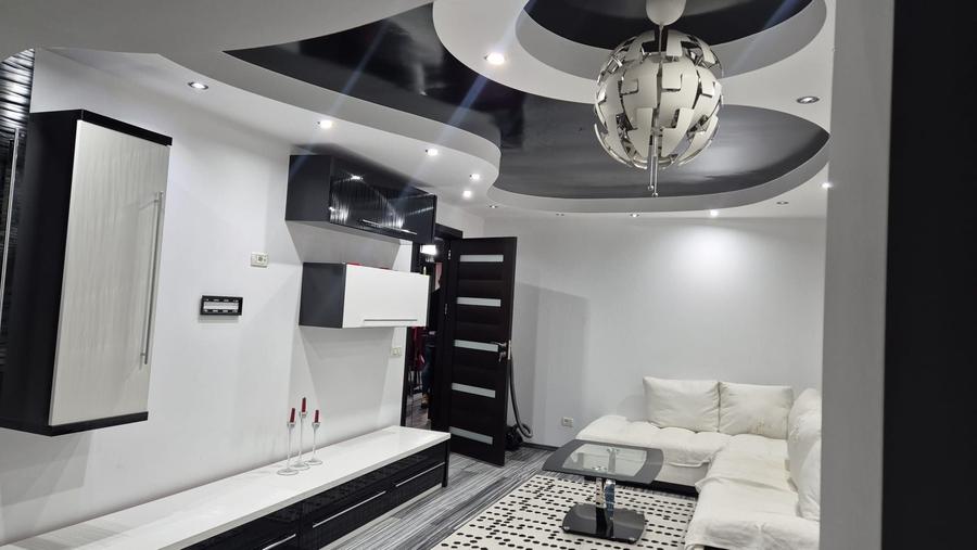 Apartament cu 3 camere decomandat în Lăpuș