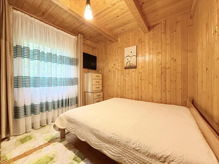 Casă individuală cu 3 camere cu Teren 2405 Mp în Poarta Albă
