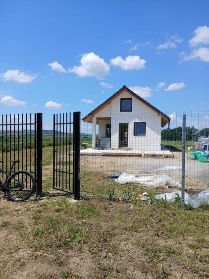 Casă cu 3 camere în Central