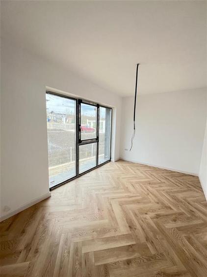 Casă individuală cu 4 camere cu Teren 350 Mp în Miroslava