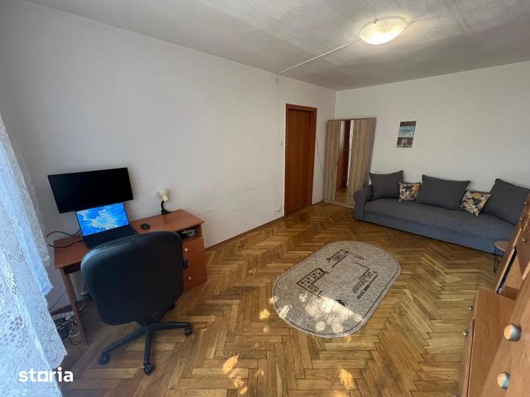 Garsonieră decomandată în Podu Roș