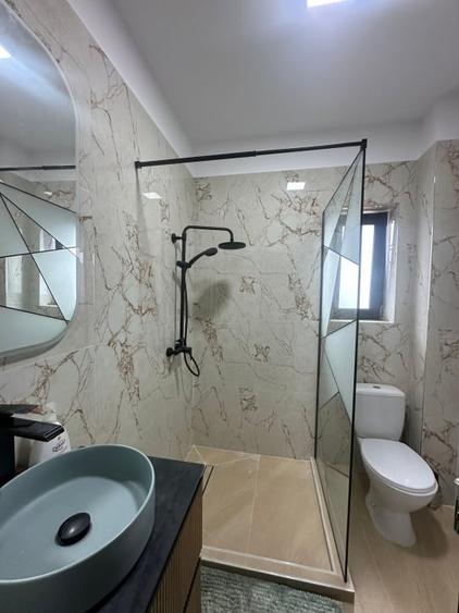 Casă individuală cu 9 camere cu Canalizare în Bragadiru