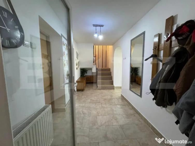 Casă cu 7 camere cu Teren 583 Mp în Păulești