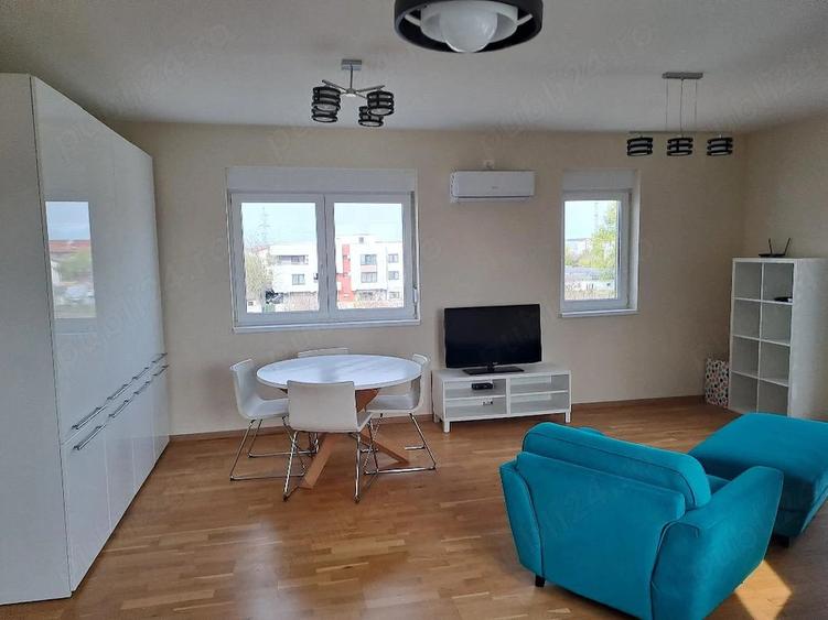 Apartament cu 3 camere semidecomandat, mobilat în Aradului