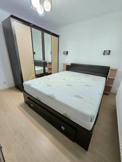 Apartament cu 4 camere decomandat în Nicolina